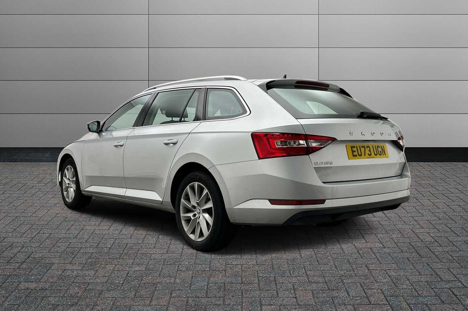 SKODA Superb 2.0 TDI SCR 200ps SE DSG Estate