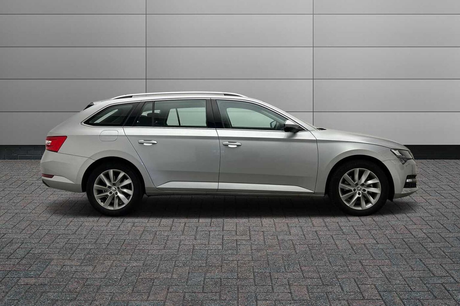 SKODA Superb 2.0 TDI SCR 200ps SE DSG Estate